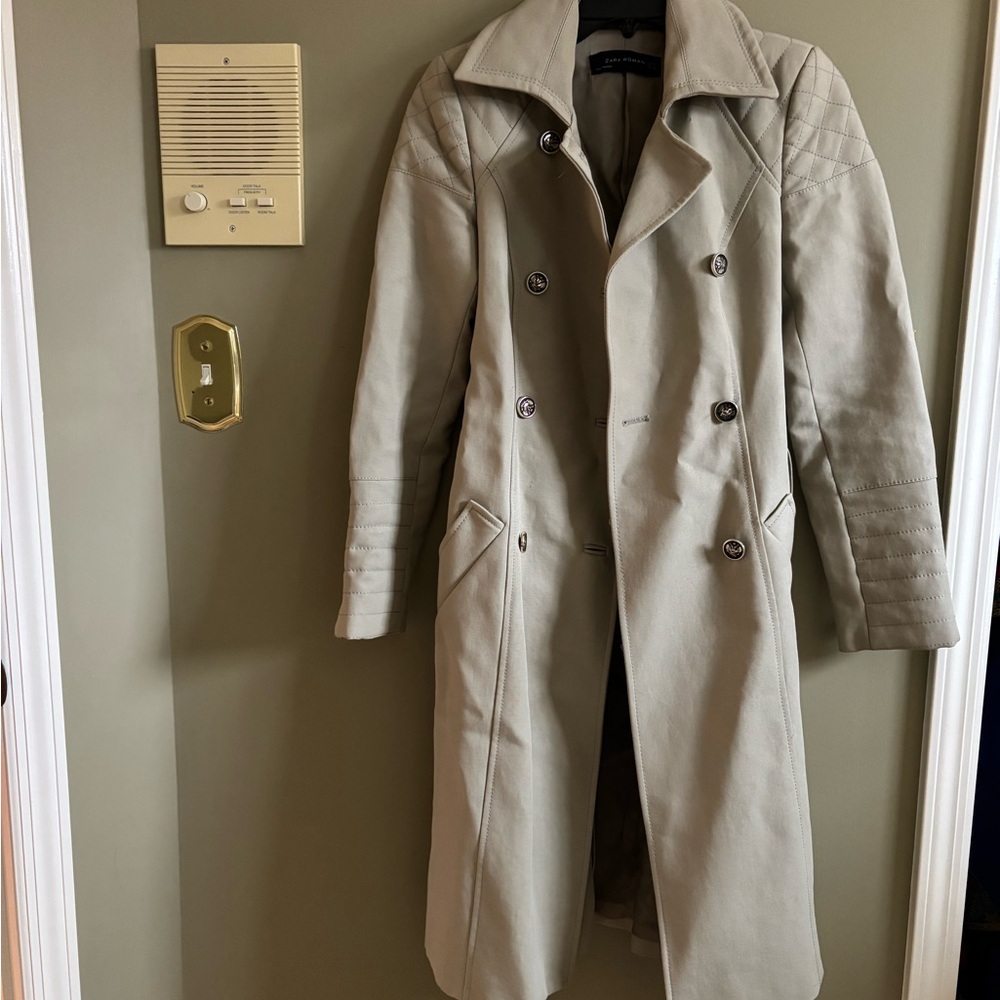 Elegant Beige Double-Breasted Women's Coat